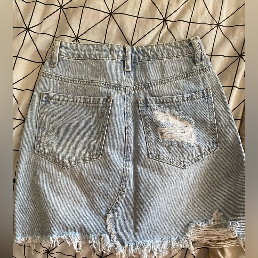 Q2 Raw Hem Denim Mini Skirt